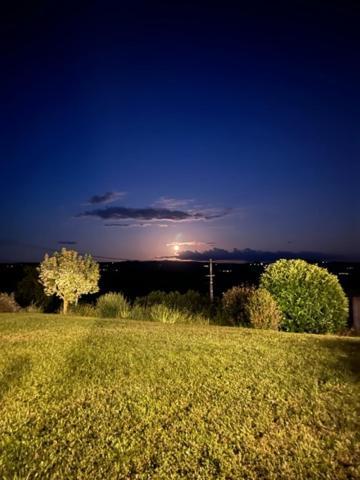 Domaine Des Pierres D Auvergne Flat Exterior photo